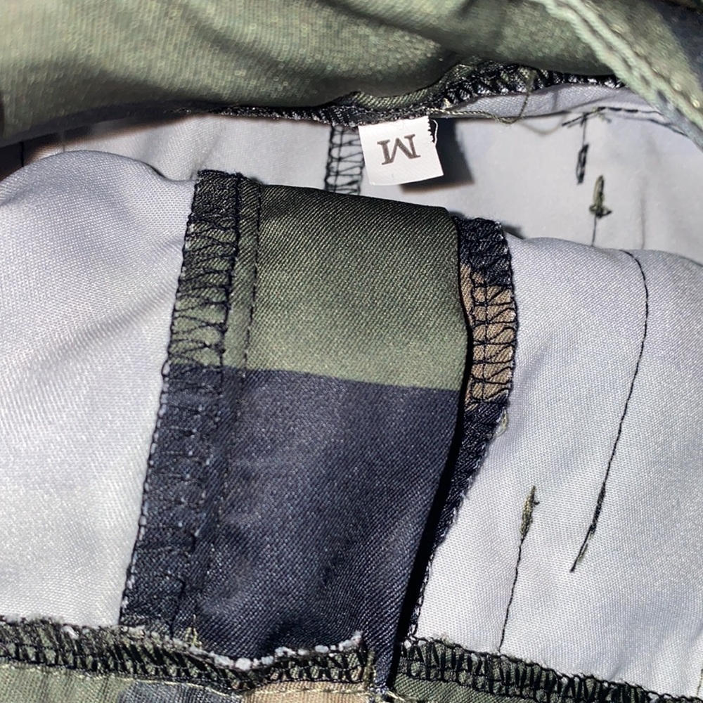 New Camo Jogger Pants with pockets - Picture 4 of 8